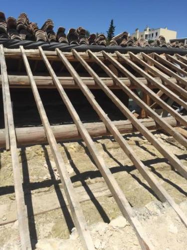couverture de toiture tuiles canal ancienne courant couvert à Salon de Provence -19